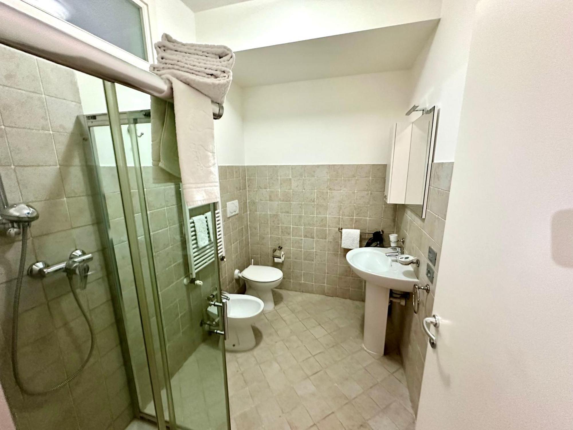 Ai Giardini Rooms -Vicino Ospedale Borgo Trento E Centro Storico فيرونا المظهر الخارجي الصورة