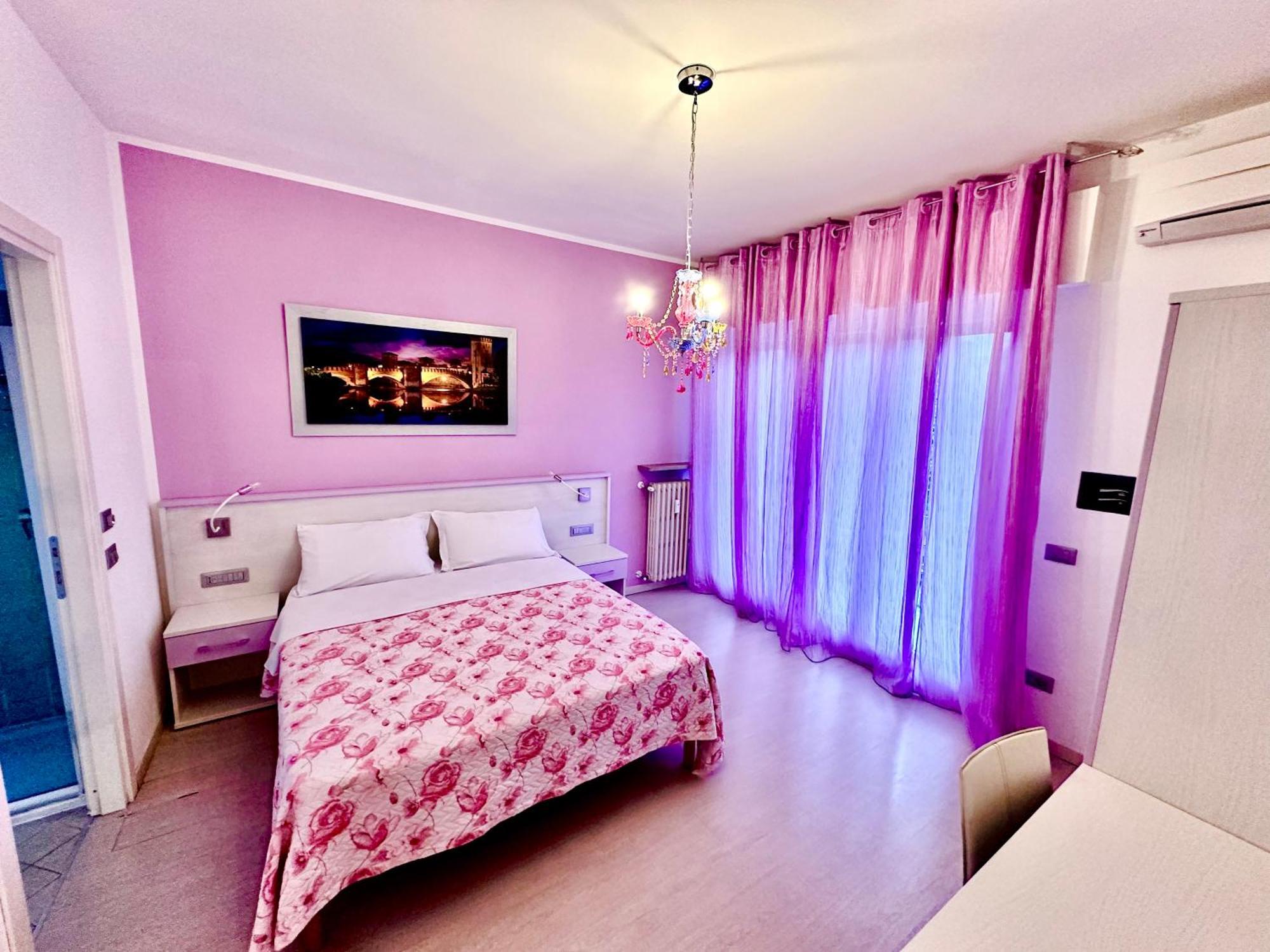 Ai Giardini Rooms -Vicino Ospedale Borgo Trento E Centro Storico فيرونا المظهر الخارجي الصورة