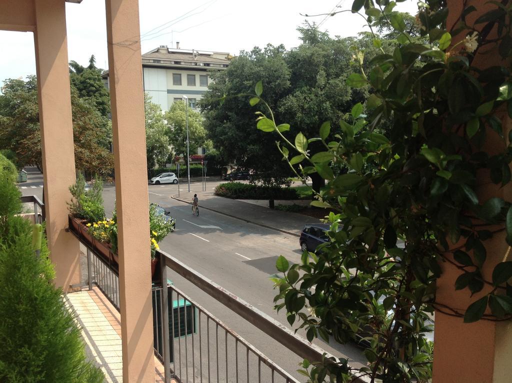 Ai Giardini Rooms -Vicino Ospedale Borgo Trento E Centro Storico فيرونا المظهر الخارجي الصورة